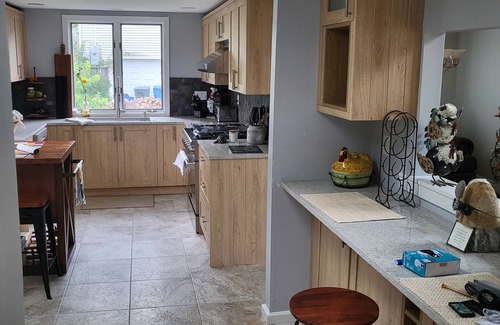 Branford House | Spacious Beach House Summer Island, Kayaks, Bikes, Sauna, Private Beach Access