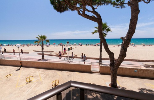 Vilafortuny Apartment | Spacious beachfront apartment perfect for families - UHC MEXICO150