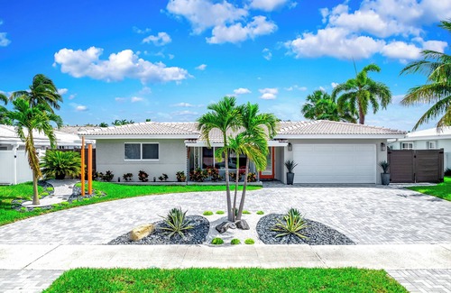 Garden Isles House | Spacious-beachie-on the water-3BR-Sunset-View-BBQ-HeatedPool-WiFi-AC-kayaks-doc