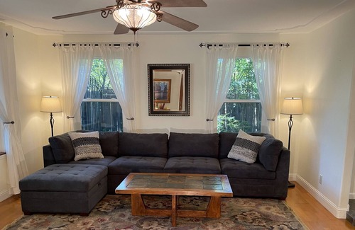 Redding Highlands House | Spacious, Beautiful panoramic sunset & Mts-views, separate GUESTHOUSE (extra)