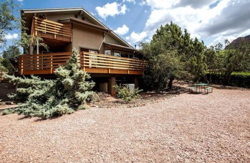 Sedona House | Spacious & Beautiful with Double Decks in Chapel Area