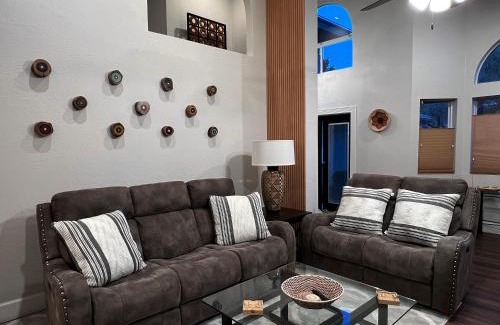 Sedona House | Spacious & Beautiful with Double Decks in Chapel Area