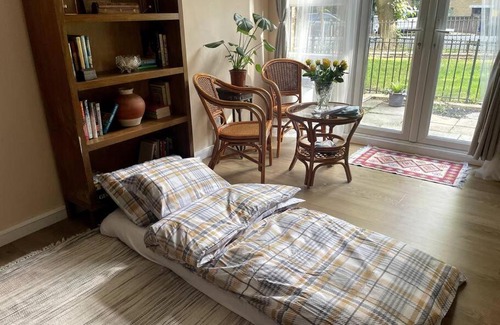 Highbury Apartment | Spacious Bedroom Apartment near Tube
