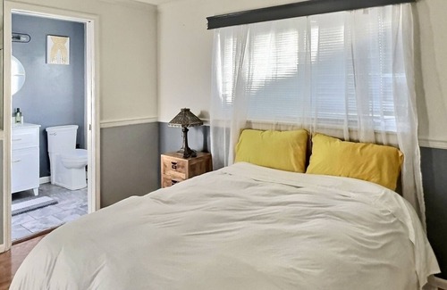 Springfield House | Spacious bedroom with private bathroom