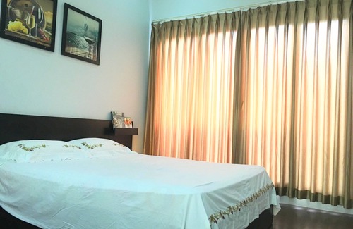Hoang Mai House | Spacious Bedroom with Sunshine Balcony in Hanoi