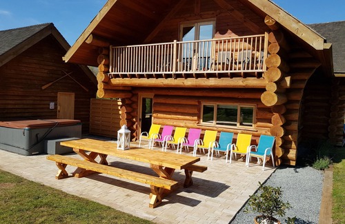 Pentney Cabin | Spacious Bespoke Fir Lodge Log Cabin