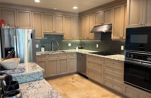 Beverly Hills Apartment | Spacious Beverly Hills condo with a nice view