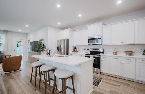 Bluffton House | Spacious Bluffton Retreat for Families & Friends