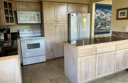 Princeville House | Spacious, breezy Princeville condo close to beaches.