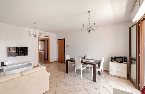 Santa Maria Novella Apartment | Spacious & Bright & Private Parking in Florence,Just Minutes to Historic Center