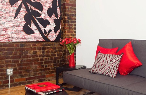Hunters Point Apartment | Spacious, Bright Artist Loft:Clean/WiFI/free prking/washr/dryr