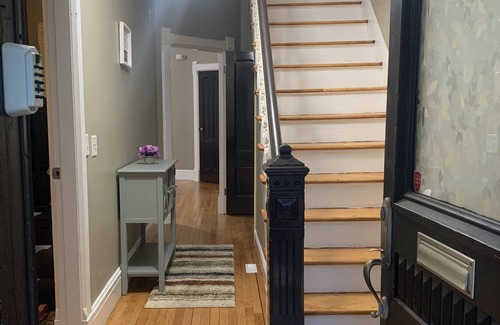 Metro Center House | Spacious brownstone in historic Downtown