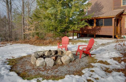 Bethel House | Spacious Cabin 10 Mi to Sunday River Skiing!