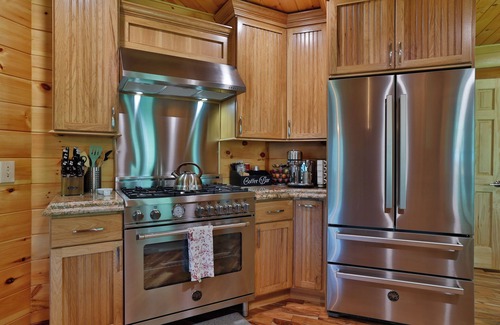 Eldred Cabin | Spacious Cabin on Private Lake w/kayaks, Luxury Amenities