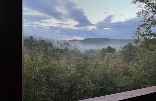 Sloans Valley Cabin | Spacious Cabin with a View