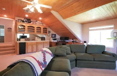 Shaver Lake Ski Chalet | Spacious cabin with game room free WIFI & parking