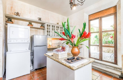 Antigua Guatemala Apartment | Spacious Central & Hidden Secret (pool & hot tub)