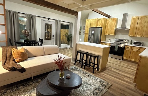 Wooten House | Spacious Central Austin home with full casita. Huge private backyard