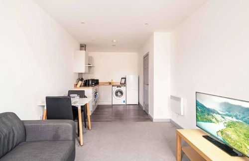 Blackburn Apartment | Spacious Central Blackburn 1 Bedroom Apartment