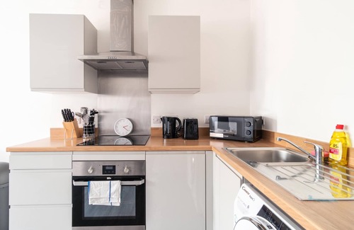 Blackburn Apartment | Spacious Central Blackburn 1 Bedroom Apartment