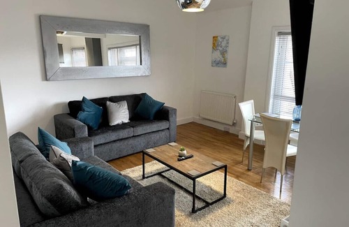 Nantwich Apartment | Spacious Central Apartment