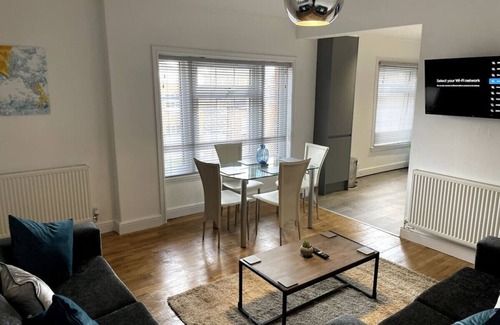Nantwich Apartment | Spacious Central Apartment