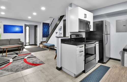 Wilton Manors Villa | Spacious, Central Wilton Manors Villas!