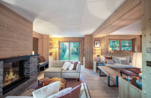 Les Allues Ski Chalet | Spacious Chalet for 14 with Sauna, Fireplace, Near Ski Bus
