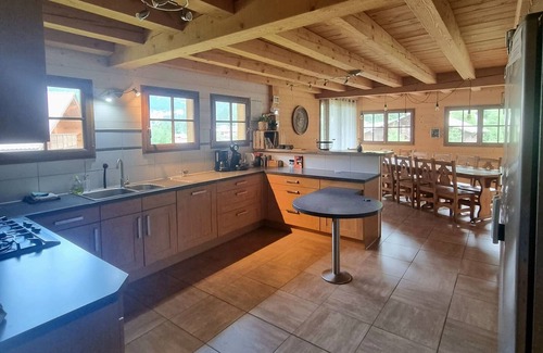 Chatel Ski Chalet | Spacious chalet for 14, sauna & jacuzzi