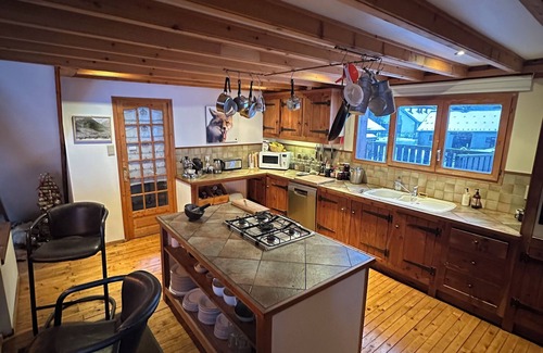 Vallorcine Ski Chalet | Spacious Chalet walking distance to gondola for winter and summer in Vallorcine