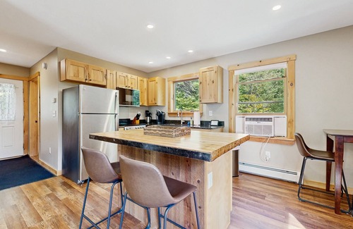 Greenwood House | Spacious Chalet with Pool Room, Foosball, Hot Tub & Skiing at Mt. Abram