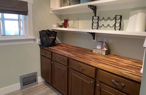 East Central House | Spacious, charming Liberty Wells Bungalow with Barrel Sauna & Cold plunge