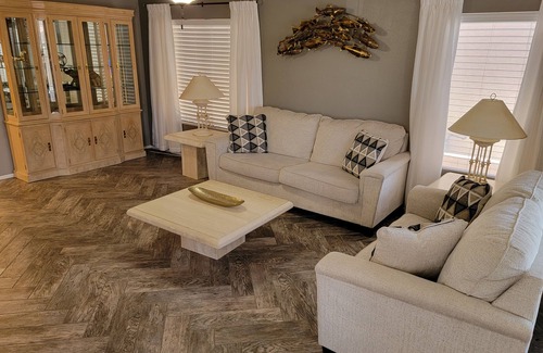 Whitney Ranch House | Spacious, chic 5 BR 5 min from mall, casino, etc!