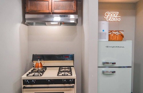East Side Apartment | Spacious, Chic, and Artistic Suite near Kirkwood and East Lake Golf Course!