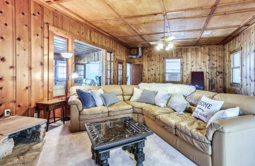 Yosemite Lakes House | Spacious Coarsegold Getaway about 34 Mi to Yosemite!