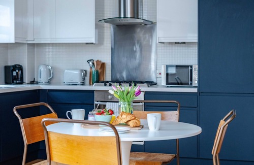 Margate Apartment | Spacious Coastal Escape I Parking I Margate