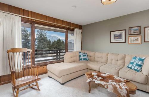 Stanley Hills House | Spacious Colorado Retreat with Deck and Mountain Views