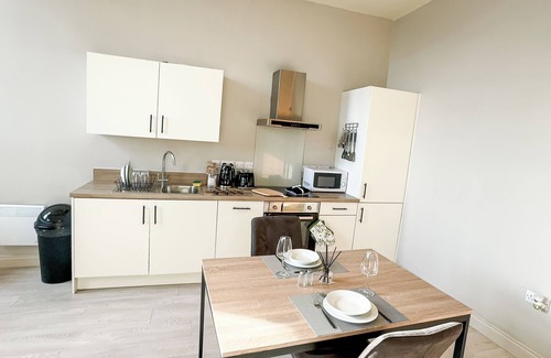 Leeds Apartment | Spacious Comfort | Cinema lux | Prime Leeds