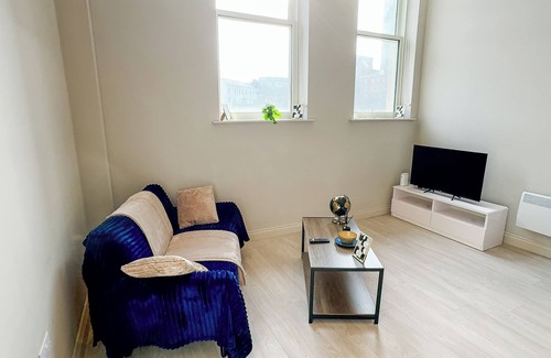 Leeds Apartment | Spacious Comfort | Cinema lux | Prime Leeds