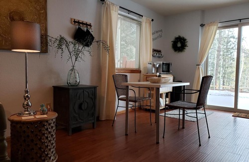 Woodland Park House | Spacious, Comfortable and Clean Mountain Stay!