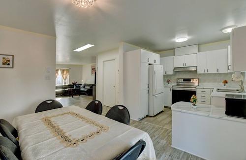 Montreal House | Spacious comfortable home close to highway and airport