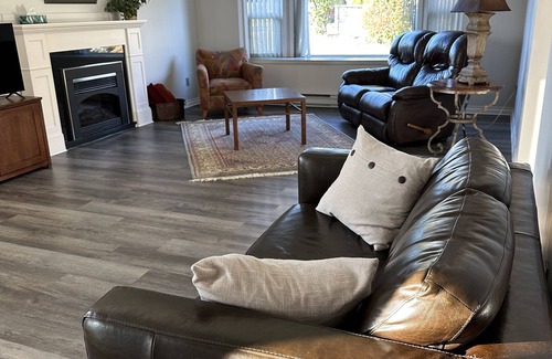 Sidney House | Spacious, comfortable home minutes from the Sidney waterfront!