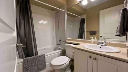 Richmond Apartment | Spacious comfy stay