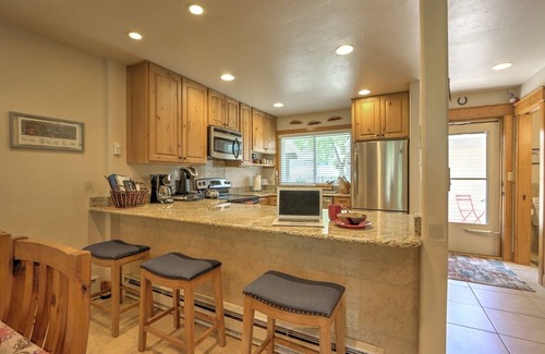 Carbondale Condo | Spacious Condo on Golf Course w/Fireplace, Firepit, Patio and 2 Fishing Badges!
