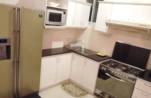 Wellawatta North Condo | Spacious Condo sleeps 5 near Galle Road Colombo