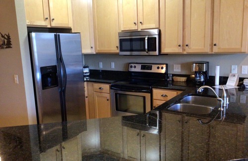 Three Lakes Condo | Spacious Condo w/King Bed & Queen Sleeper – Northernaire Resort, Three Lakes WI