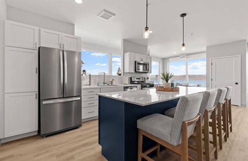 Lake City Condo | Spacious Condo with beautiful windows overlooking Lake Pepin - Attached Garage - Unit 201
