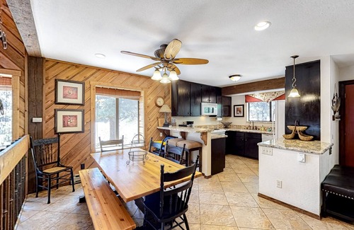 Lakeshore Condo | Spacious Condo with Pool & Hot Tub - Close to Huntington Lake & China Peak