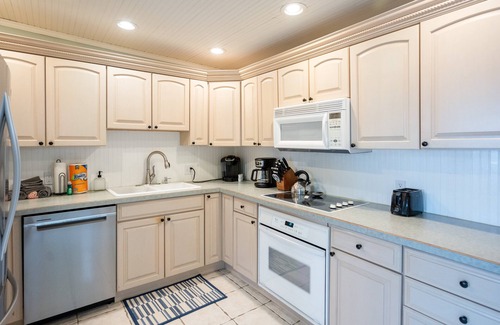 Grand Haven Apartment | Spacious Condo with Views of State Park Beach and