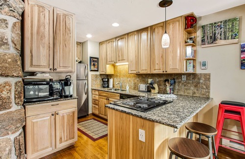 Old Town Condo | Spacious Condo with 2 Balconies, Free WiFi, Shared W/D, Hot Tub, & Fireplace